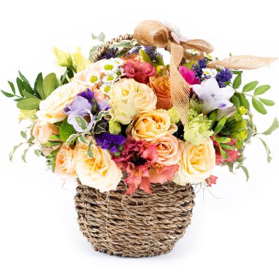 Красивая композиция живых цветов «Цветочное очарование»