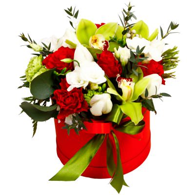 Цветы в круглой коробке «Радужная гармония»